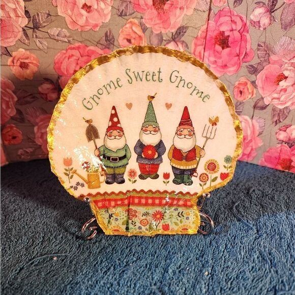 Decoupage Scalloped shells   - Picture 1 of 1